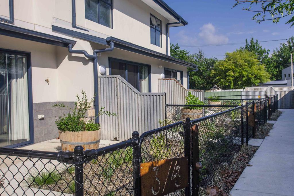 One Of A Kind Apartments Canberra Eksteriør billede